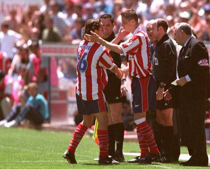 Fernando Torres, en el momento de suplir a Luque y debutar con el Atl&eacute;tico.