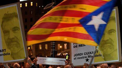 Manifestación en Cataluña contra la prisión preventiva de Jordi Sànchez y Jordi Cuixart.