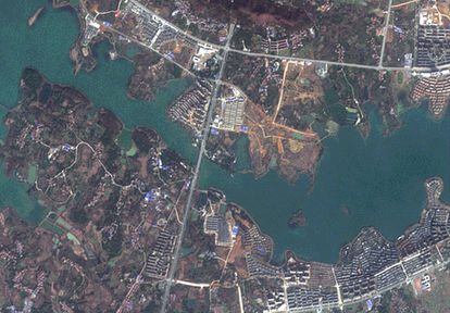 Fotografía satélite del área donde se ubica el hospital de Huoshenshan 