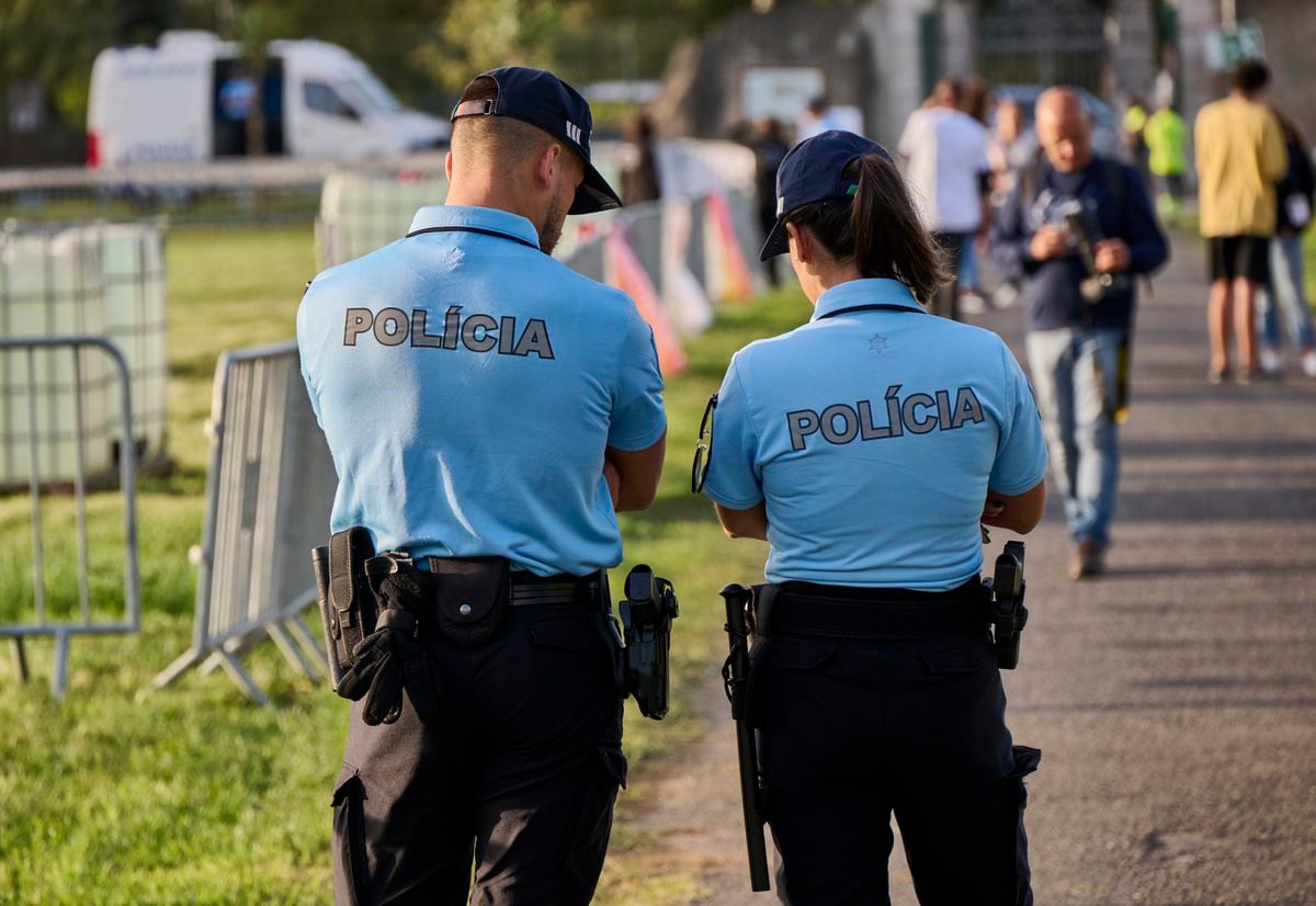 36 menores que sonhavam ter sucesso no futebol foram resgatados em operação contra o tráfico de pessoas em Portugal |  Sociedade