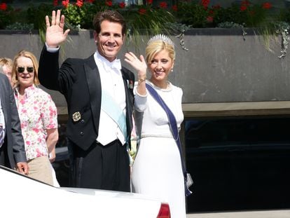 Pablo y Marie-Chantal de Grecia, invitados en la boda de la princesa Magdalena de Suecia y Chris O'Neill en Palacio Real de Estocolmo, el 8 de junio de 2013.