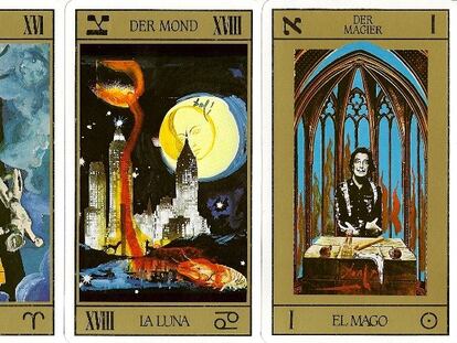 Tres de las cartas del tarot diseñadas por Dalí. En su baraja, él se presenta a sí mismo como el mago y a Gala, como la emperatriz. |