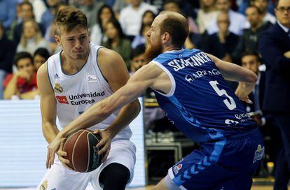 Doncic pugna con Schreiner