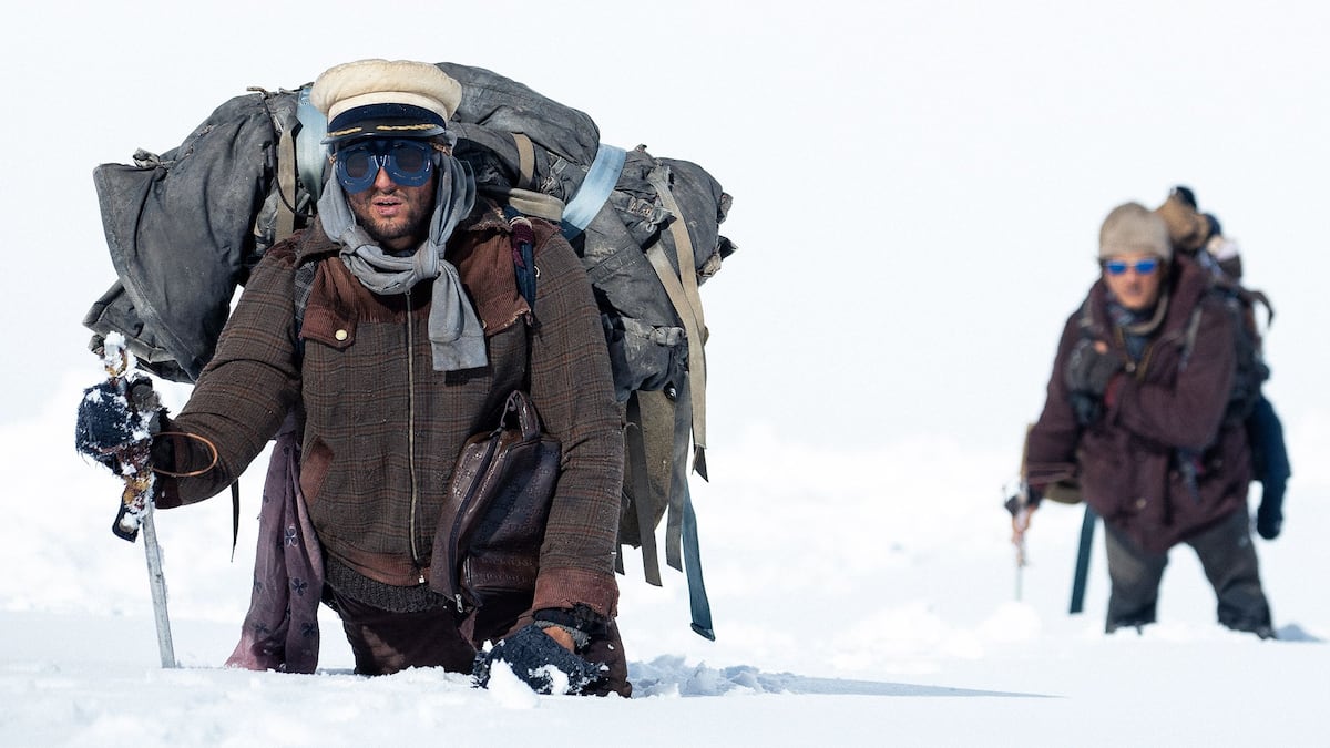 ‘La sociedad de la nieve’: retrato creíble y emotivo del horror que se vivió en el accidente aéreo en los Andes | Cultura