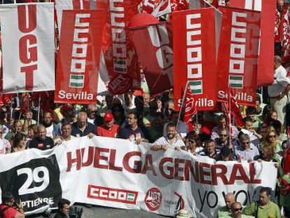 Manifestación en Sevilla con motivo de la huelga general del 29 de septiembre de 2010.