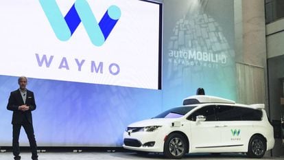Un coche de Waymo, la empresa de Google que desarrolla el coche aut&oacute;nomo.