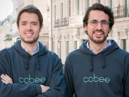 Borja Aranguren y Daniel Olea, dos de los tres cofundadores de la fintech Cobee.