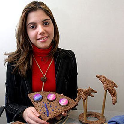Cristina Casadevall, de 18 años, inventora de un nuevo material.