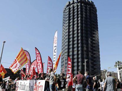 Manifestación de trabajadores de CaixaBank la pasada semana en Barcelona. EFE/Andreu Dalmau.