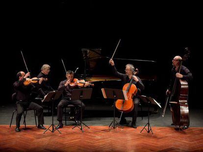 Imagen del concierto ofrecido en el Teatro Rosal&iacute;a