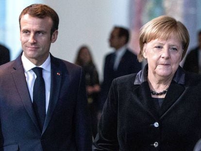 Emmanuel Macron y Angela Merkel, este domingo en Berlín.