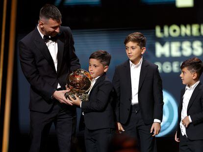 Leo Messi gana su octavo Balón de Oro: “Tuve muchos golpes con la  selección, pero nunca bajé los brazos”, Fútbol, Deportes