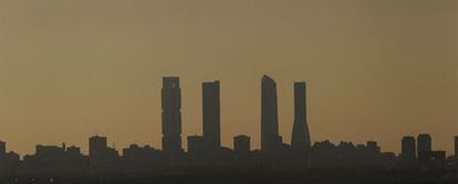 La contaminación de la ciudad de Madrid ayer, vista desde Paracuellos de Jarama, al este de la capital.