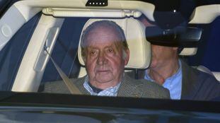 Juan Carlos I, en enero pasado, cuando acudió al hospital para visitar a su sobrina Simoneta Gómez Acebo.