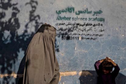 Una mujer y su hijo, en Kandahar el 10 de agosto.