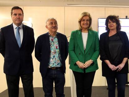 Los firmantes del Plan Nacional de Formaci&oacute;n en TIC para 2018 y 2019.