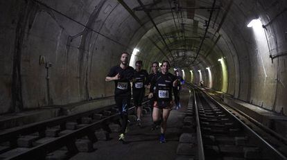 El exfutbolista Carlos Gurpegi participa en la Under Run Metro Bilbao.