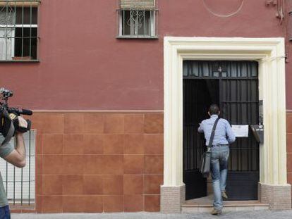 Edificio del barrio sevillano de Tiro de L&iacute;nea, donde han sido realojadas dos familias de la corrala La Utop&iacute;a.