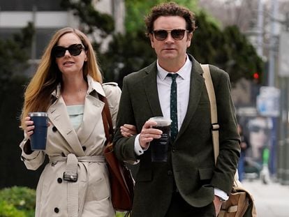 Danny Masterson y su esposa, Bijou Phillips, a su llegada al tribunal de Los Ángeles el 17 de mayo.