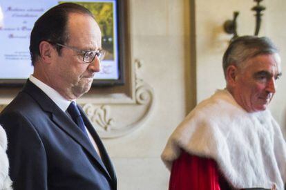 El presidente Hollande en 2014, con el fiscal Jean-Claude Marin.