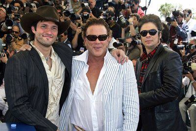 Robert Rodríguez, Mickey Rourke y Benicio Del Toro (de izquierda a derecha), en el Festival de Cannes.