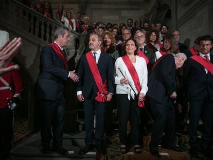 Foto oficial con Forn, Collboni, Colau, Maragall y Valls.  