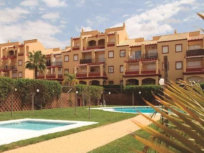 Promoción de viviendas que Sareb ofrece en Andalucía, cerca del parque de Doñana.