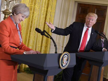 El president Trump i la primera ministra May durant la roda de premsa.
