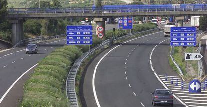 Un tramo de la autopista de peaje entre Sevilla y C&aacute;diz.