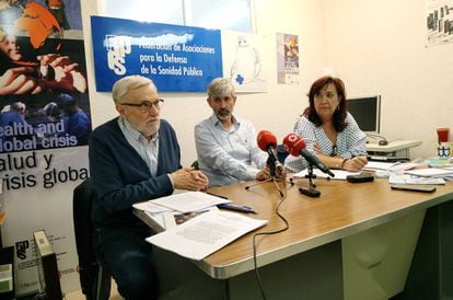 Desde la izquierda, Marciano Sánchez Bayle (FADSP), Óscar Díaz (UGT Madrid) y Rosa Cuadrado (CCOO Madrid).