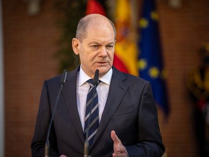 El canciller Olaf Scholz se dirige a los medios en el palacio de la Moncloa, el pasado lunes.