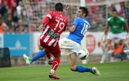 Un jugador del Girona y otro del Xerez en el partido investigado. 