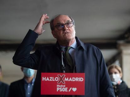 Ángel Gabilondo, candidato del PSOE a la Presidencia de la Comunidad de Madrid, en un acto en Alcalá de Henares el 22 de abril.