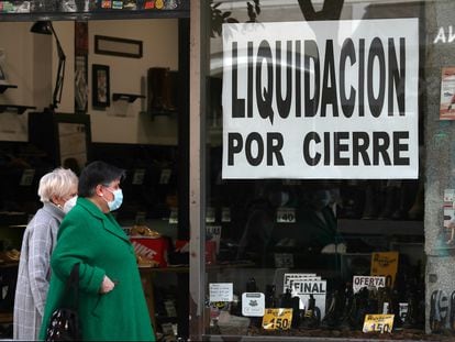 Una tienda con el cartel de liquidación, a finales de enero en el centro de Madrid.