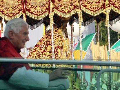 Benedicto XVI, en su paso ante la Virgen de Regla