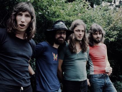 Pink Floyd en 1972, el año en el que empezaron a estrenar en directo algunas piezas de 'The Dark Side Of The Moon'. Desde la izquierda, Roger Waters (bajo y voz), Nick Mason (batería), David Gilmour (guitarra y voz) y Richard Wright (teclados).