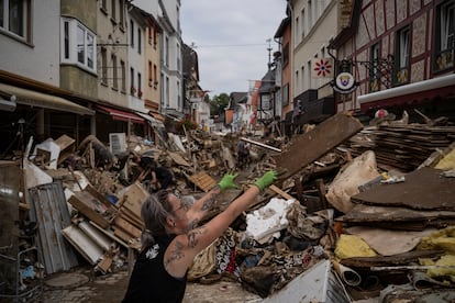 Efectos de las inundaciones que golpearon este verano a Europa en la ciudad alemana de Bad Neuenahr-Ahrweiler.