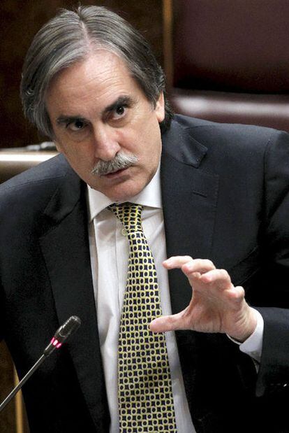 Valeriano Gómez en el Congreso de los Diputados.