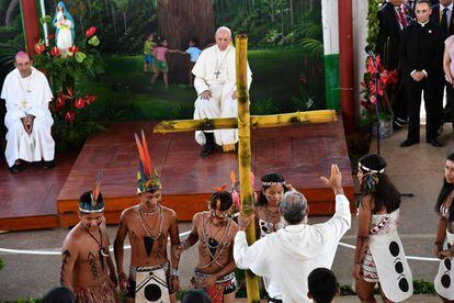 El Papa asiste a una reuni&oacute;n con ni&ntilde;os del Hogar Principito, en la ciudad peruana de Puerto Maldonado.