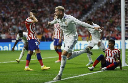 Federico Valverde celebra el segundo gol del Real Madrid. 