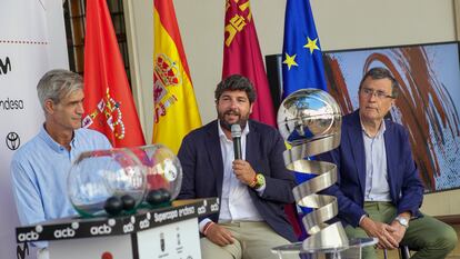 Pacto de Feijóo y Abascal influye en el pacto para la Región de Murcia de PP y Vox para el presidente Fernando López Miras.