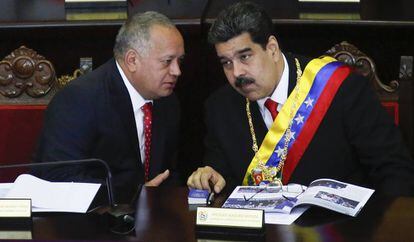Diosdado Cabello junto a Maduro, en Caracas.