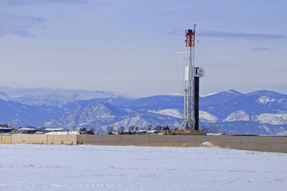 Torre de perforaci&oacute;n &#039;fracking&#039; en Weld County (Colorado, EE UU).