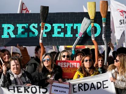 Concentración de profesores a las puertas del Ministerio de Educación de Portugal el 20 de enero.