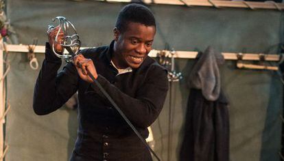 El nigeriano Ladi Emeruwa en el papel de Hamlet.