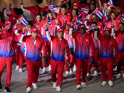 La delegación de atletas cubanos que participó en los Juegos Panamericanos, durante el acto de inauguración, en Santiago (Chile), el 20 de octubre de 2023.