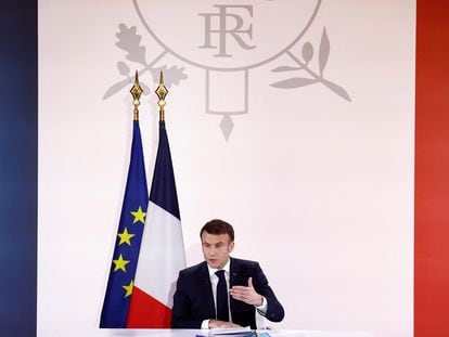 Emmanuel Macron durante la extensa conferencia de prensa que ha ofrecido este martes en el Elíseo.