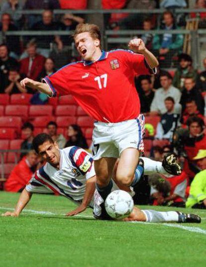 Smicer, en la Eurocopa de 1996.