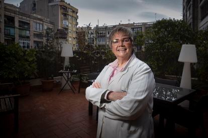 Gertra Salsas, enfermera jubilada  que ha vuelto a trabajar por la saturación de la sanidad.