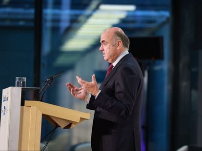 Luis de Guindos, vicepresidente del BCE, este lunes durante su intervención en el foro financiero organizado por KPMG y 'Expansión'.